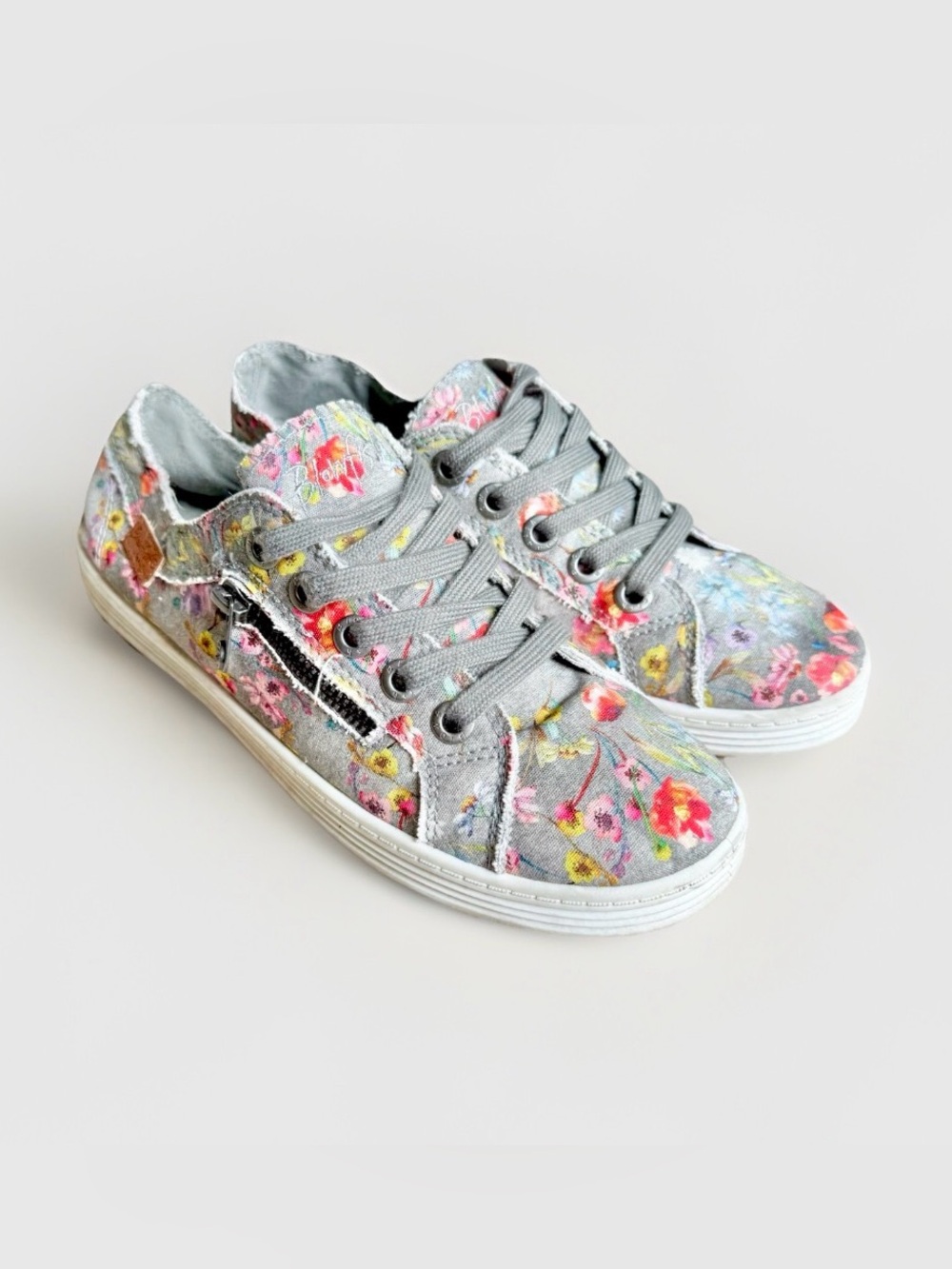 Blowfish Malibu Floral Canvas Sneakers Size 7.5